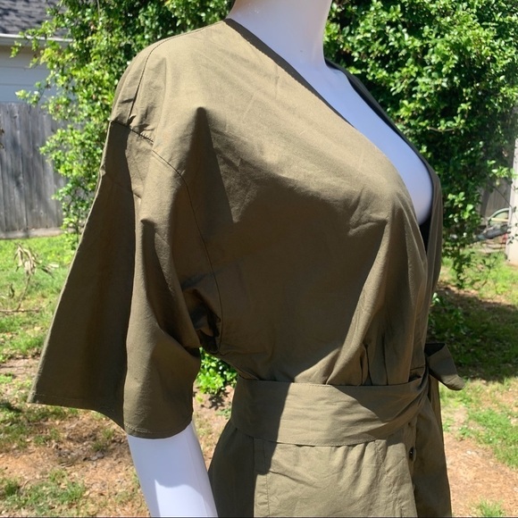 💋NWT Lovers + Friends Plunging Utility Short Romper - Picture 8 of 15